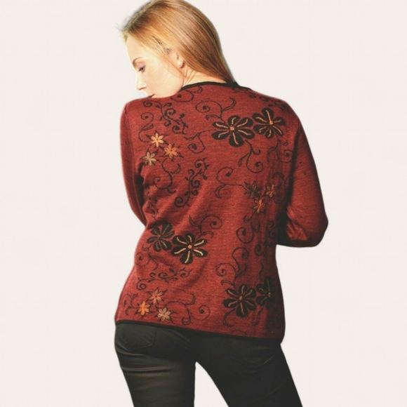 Alpaca Meadows Moody Folk Floral Reversible Alpaca Cardigan – L Cranberry/Black - Picture 5 of 16